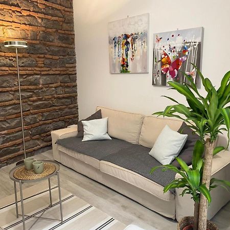 Apartment Alfonzetti-5 Min Walk To Central Train And Bus Station คาตาเนีย ภายนอก รูปภาพ