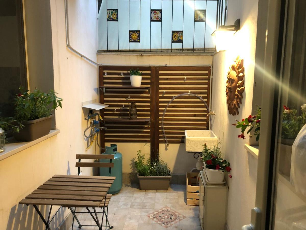 Apartment Alfonzetti-5 Min Walk To Central Train And Bus Station คาตาเนีย ภายนอก รูปภาพ