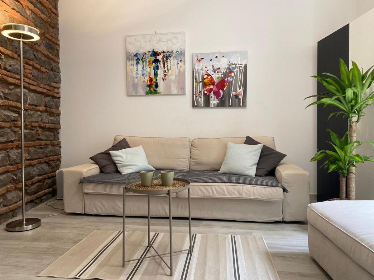 Apartment Alfonzetti-5 Min Walk To Central Train And Bus Station คาตาเนีย ภายนอก รูปภาพ